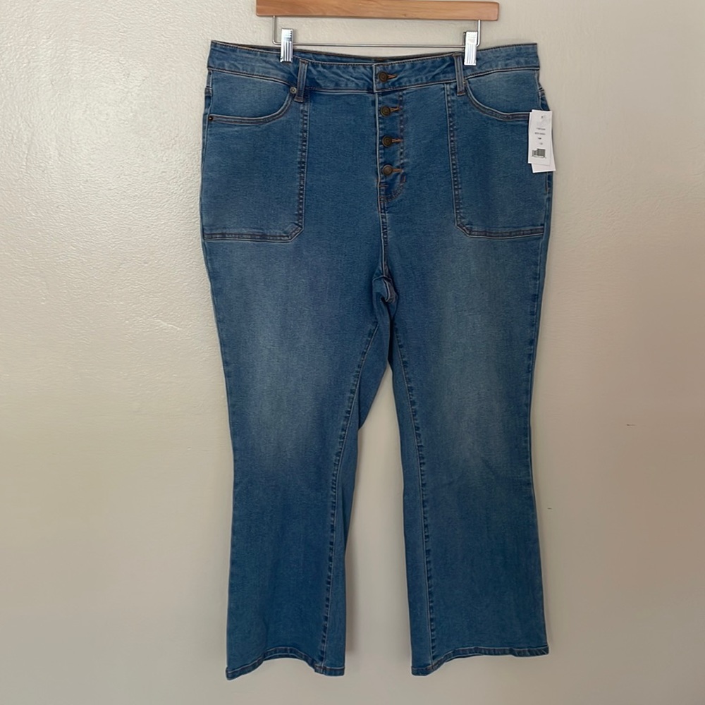 NWT Daily Thread Bootcut Jeans. Size 18W